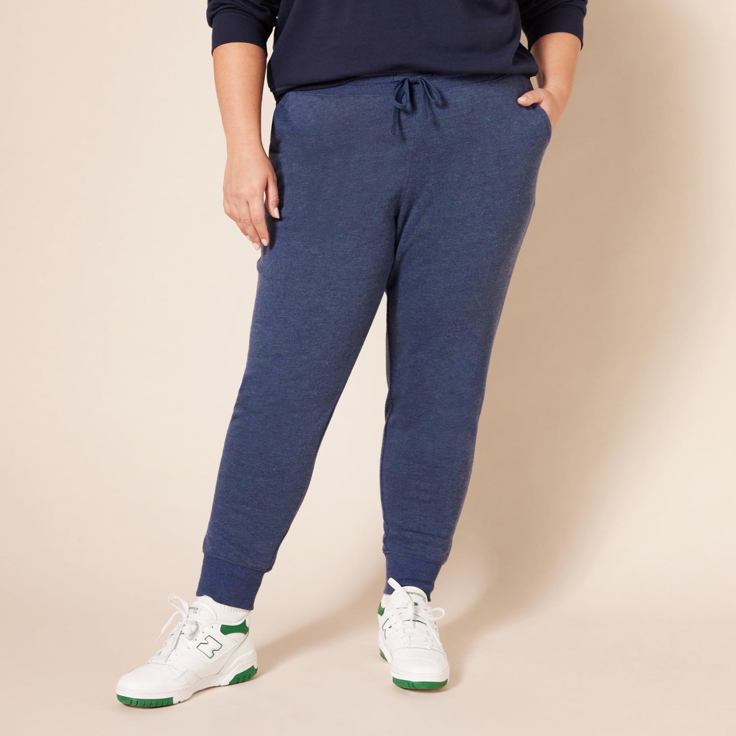 Amazon Essentials Women's Fleece Jogger Sweatpant (Available in Plus Size), Navy Heather, Medium